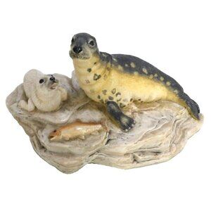 CHESTERTON COLLECTABLES Seal & Pup ceramic figurine hand painted England 6x3.5"